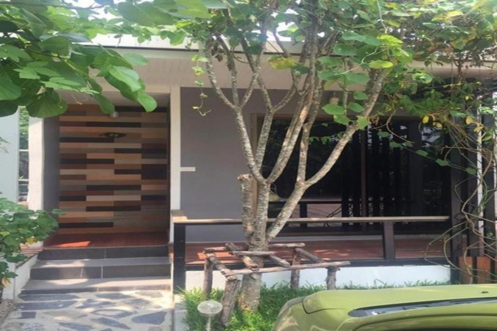 Oyo 271 The Resort Romklao Bangkok Exterior foto